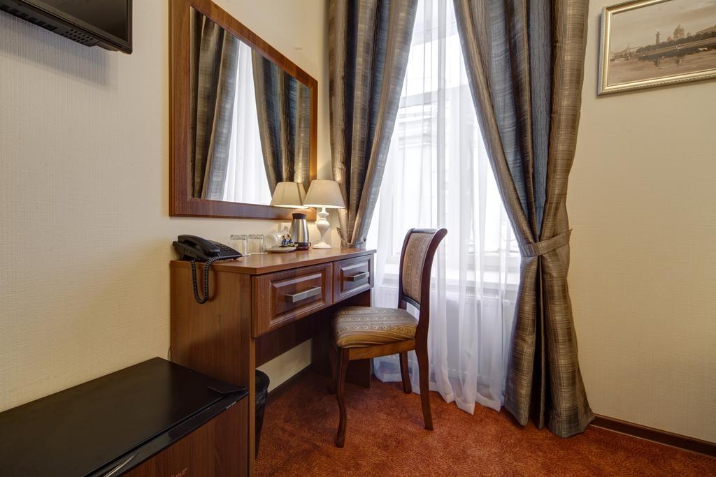 Sonata Nevsky 5 Palace Square Hotel Saint Petersburg Room photo